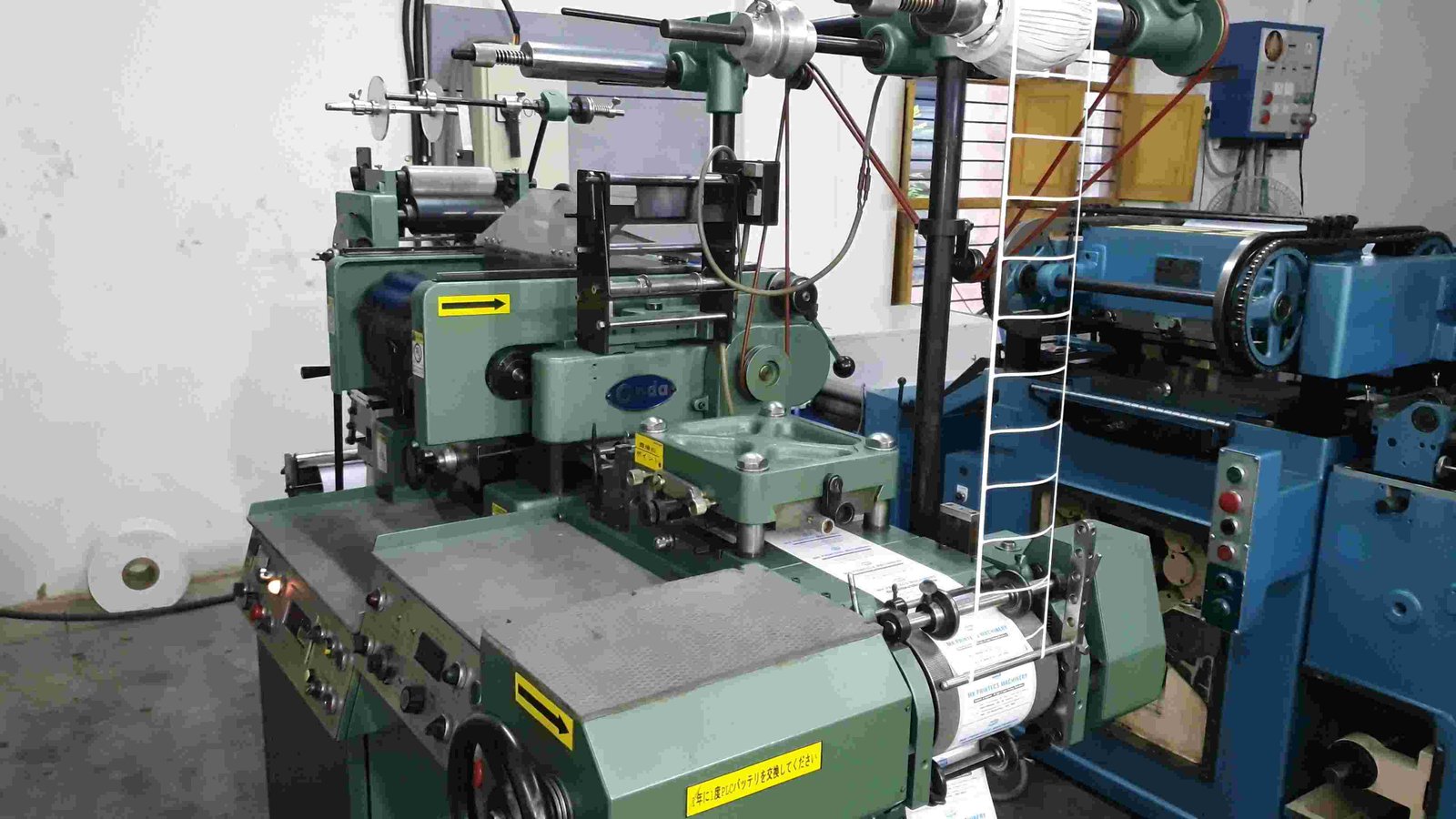 HIGH SPEED BARCODE STICKER LABEL PRINTING MACHINE | ONDA OPM-W150 FLAT-BED LABEL PRINTING MACHINE | MK PRINTECS MACHINERY